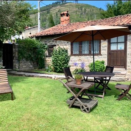 La Casita De Cuestallano Renedo De Cabuerniga Exteriör bild