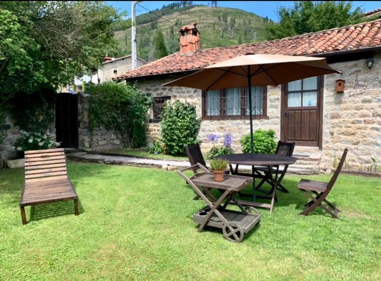 La Casita De Cuestallano Renedo De Cabuerniga Exteriör bild